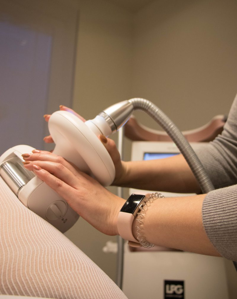Een behandeling endermologie bij Esthetiek Femke
